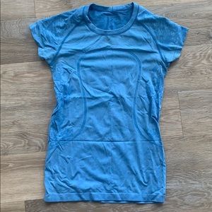 Lululemon workout top